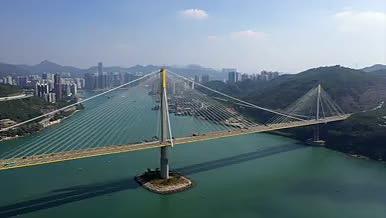 远眺香港荃湾海湾大桥航拍视频素材视频的预览图